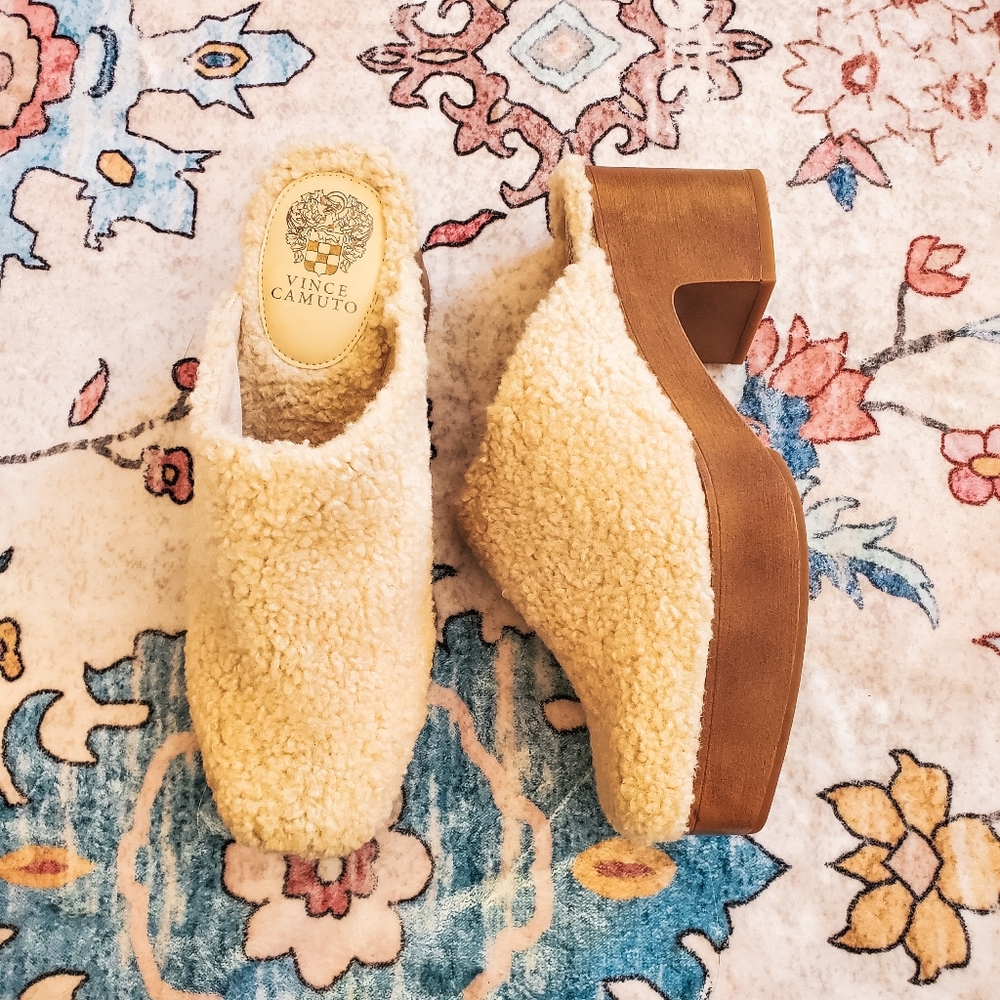 Vince Camuto Rimindel Faux Shealing Slip On Platform Clogs